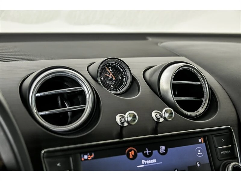 2017 Bentley Bentayga - Image 25 of 31