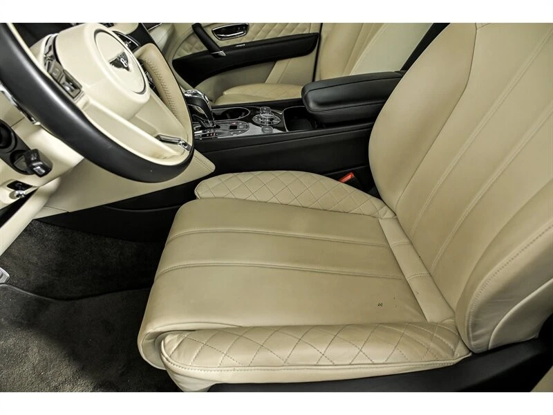 2017 Bentley Bentayga - Image 16 of 31