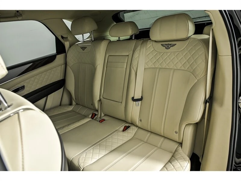 2017 Bentley Bentayga - Image 19 of 31