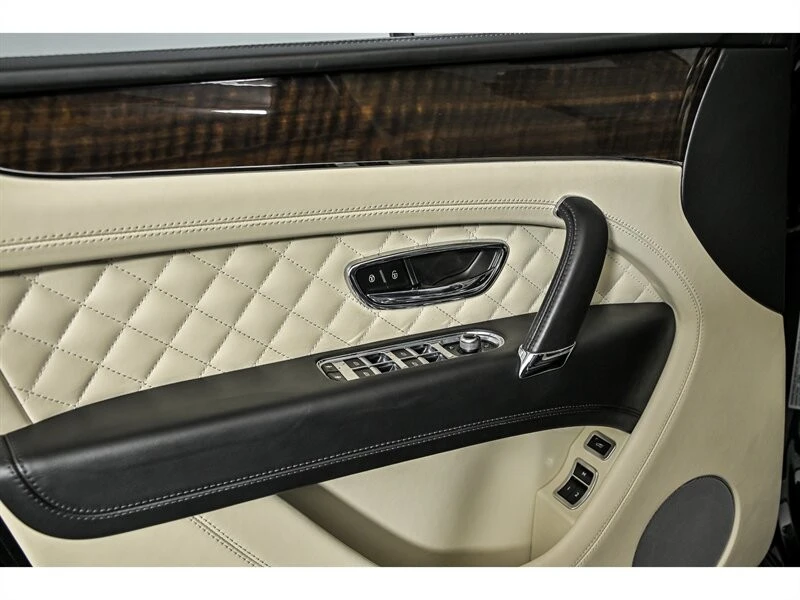 2017 Bentley Bentayga - Image 13 of 31
