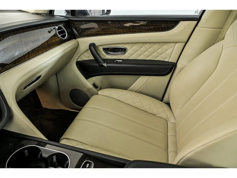 2017 Bentley Bentayga - Image 31 of 31