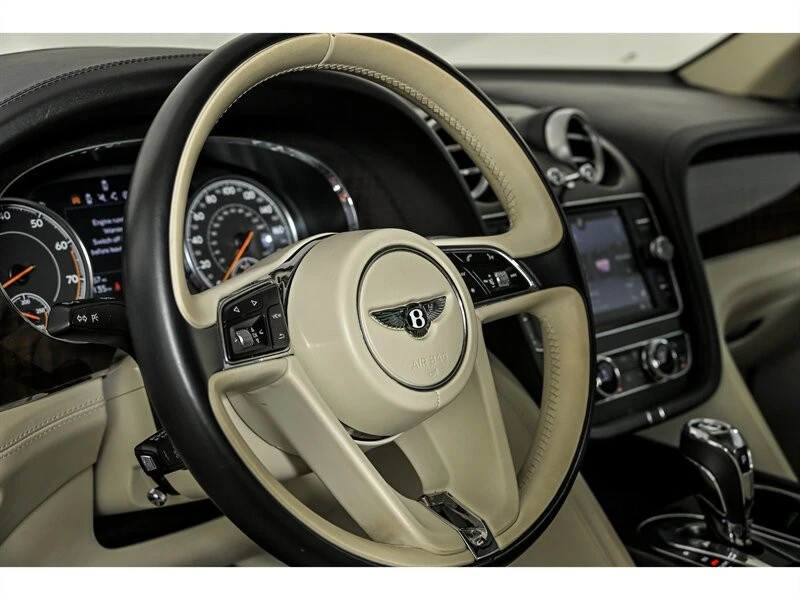 2017 Bentley Bentayga - Image 20 of 31