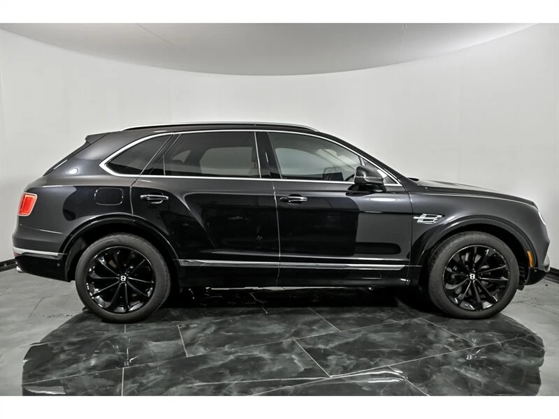 2017 Bentley Bentayga - Image 10 of 31