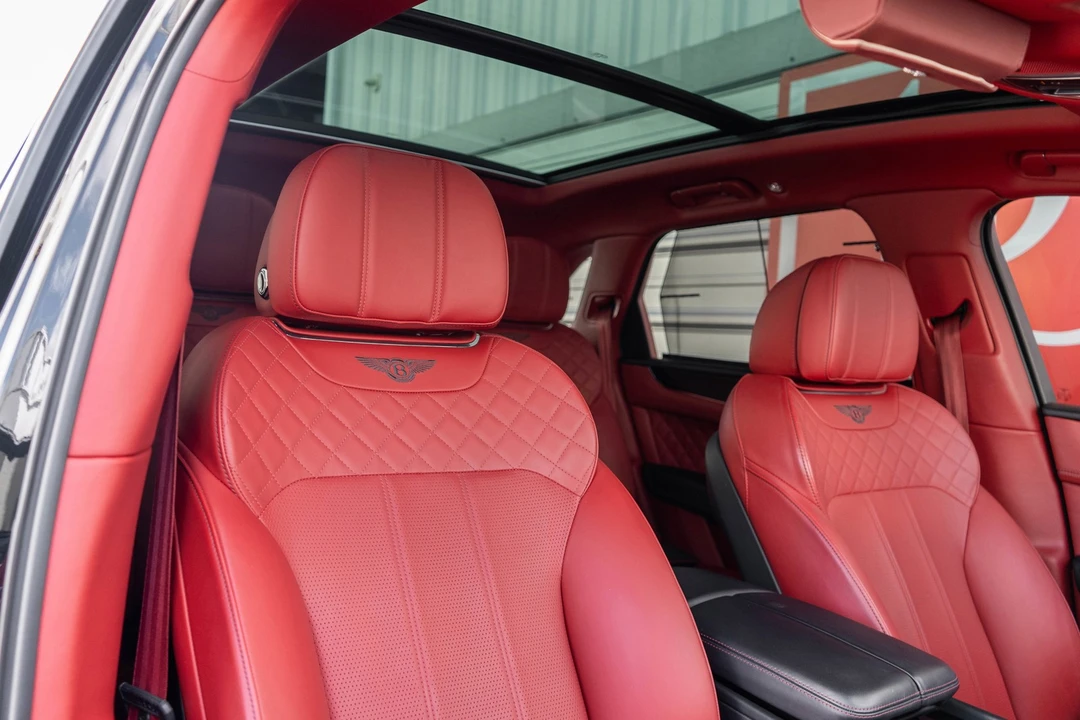 2017 Bentley Bentayga - Image 28 of 31