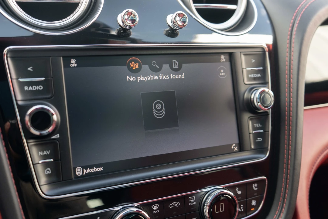 2017 Bentley Bentayga - Image 22 of 31