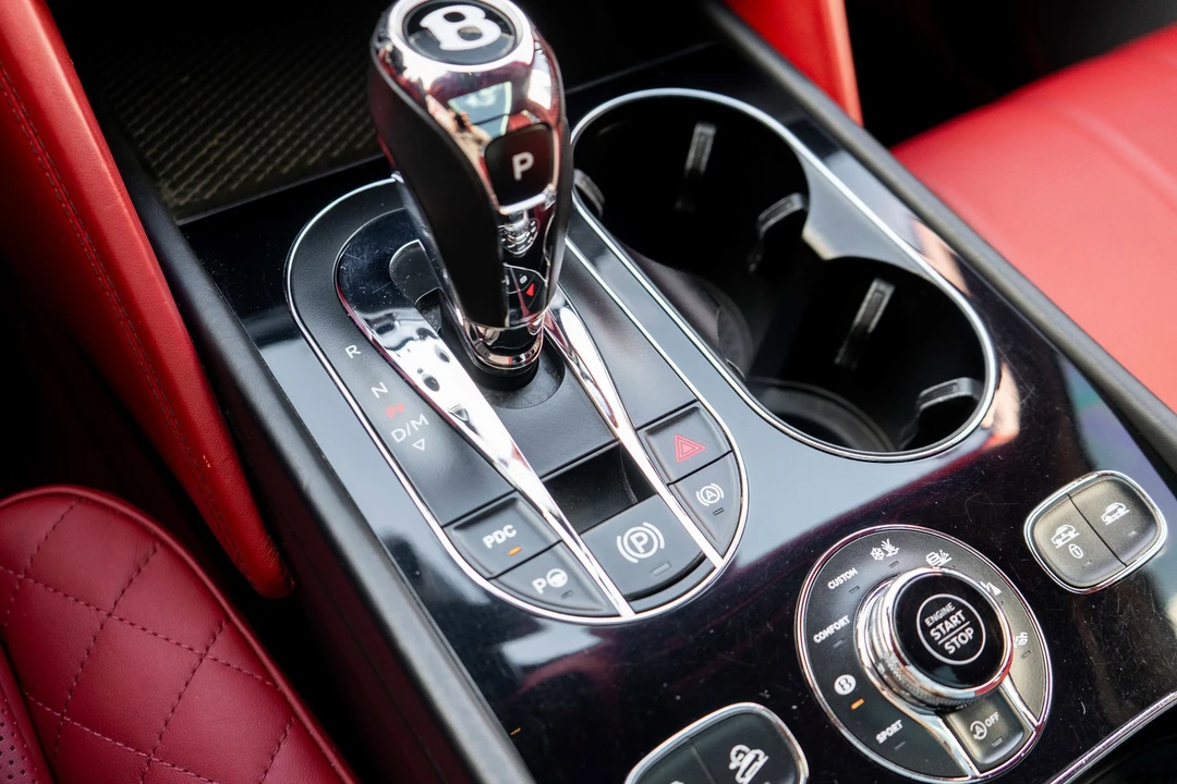 2017 Bentley Bentayga - Image 19 of 31