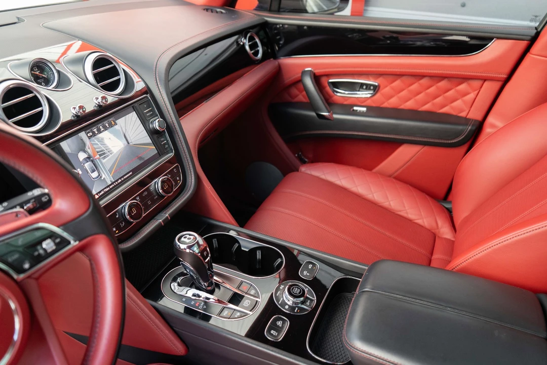 2017 Bentley Bentayga - Image 15 of 31