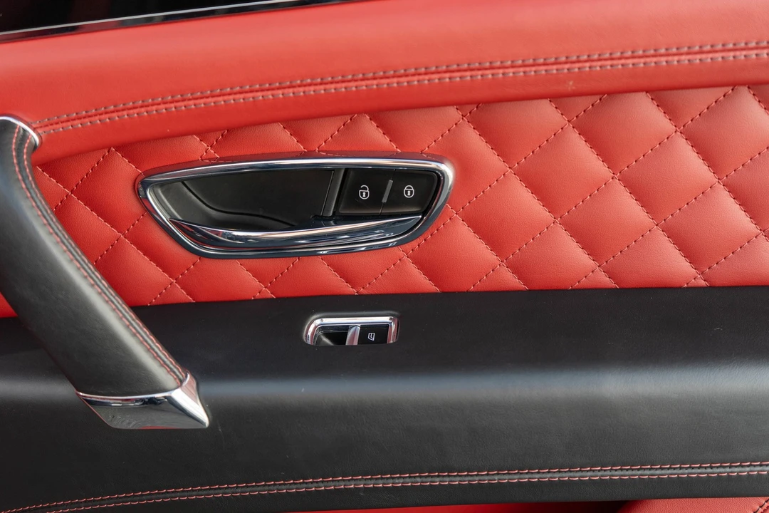 2017 Bentley Bentayga - Image 30 of 31