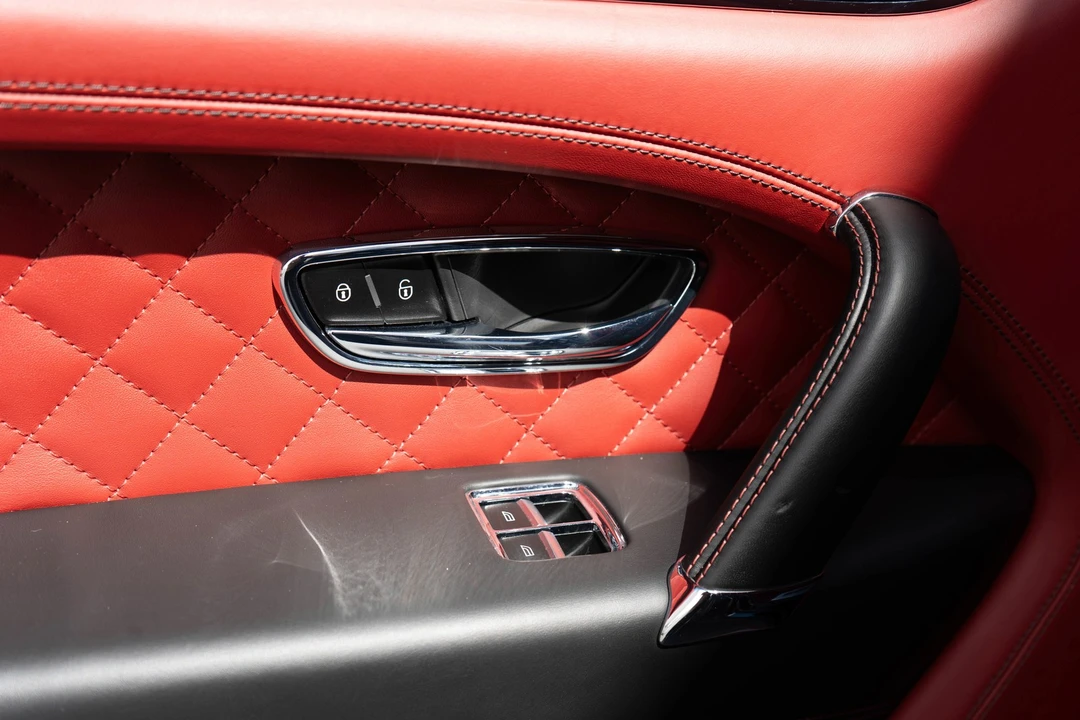 2017 Bentley Bentayga - Image 26 of 31