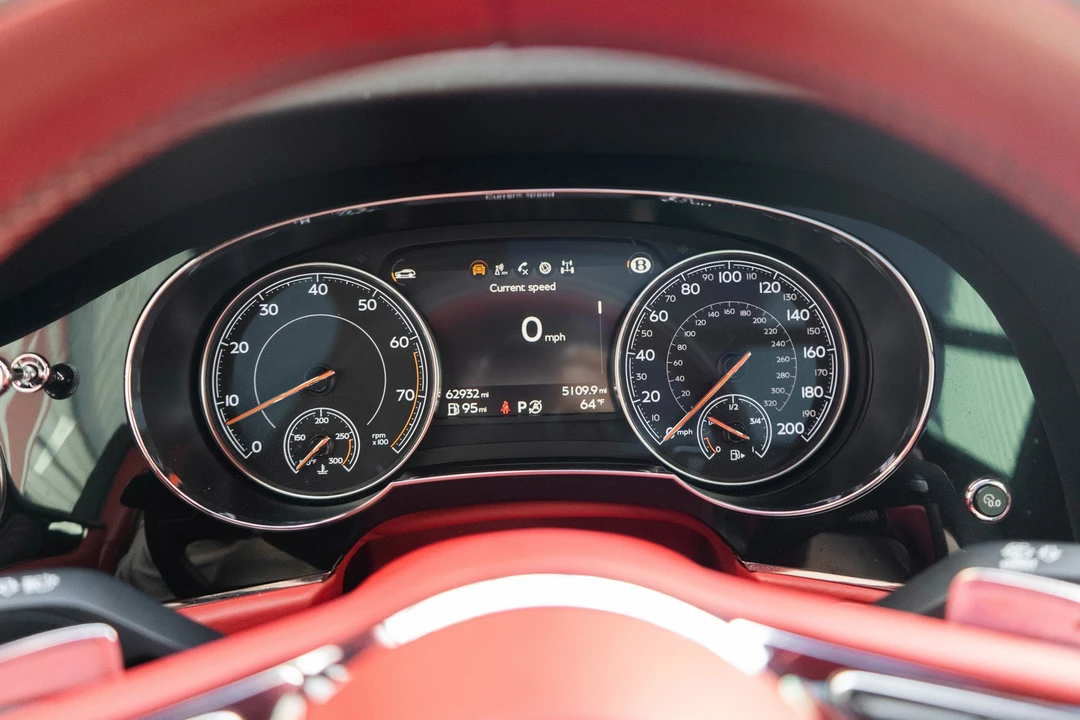 2017 Bentley Bentayga - Image 13 of 31