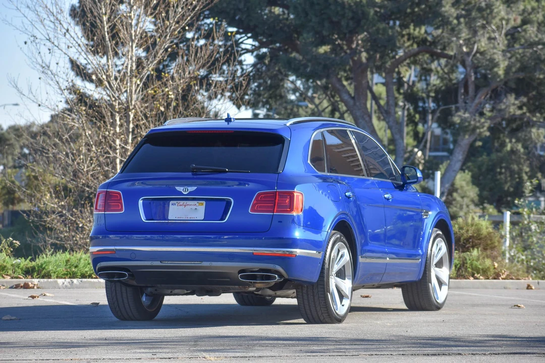 2017 Bentley Bentayga - Image 13 of 31