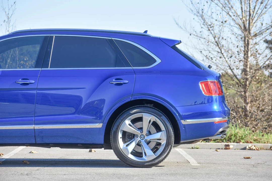 2017 Bentley Bentayga - Image 20 of 31