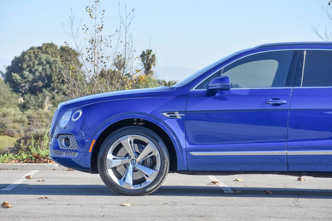 2017 Bentley Bentayga - Image 19 of 31
