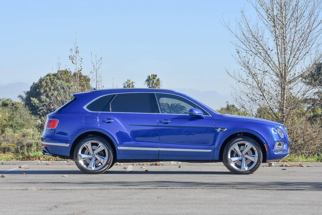 2017 Bentley Bentayga - Image 18 of 31