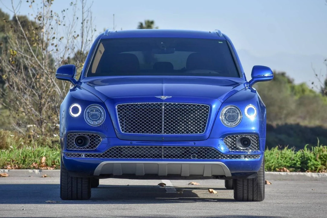 2017 Bentley Bentayga - Image 2 of 31