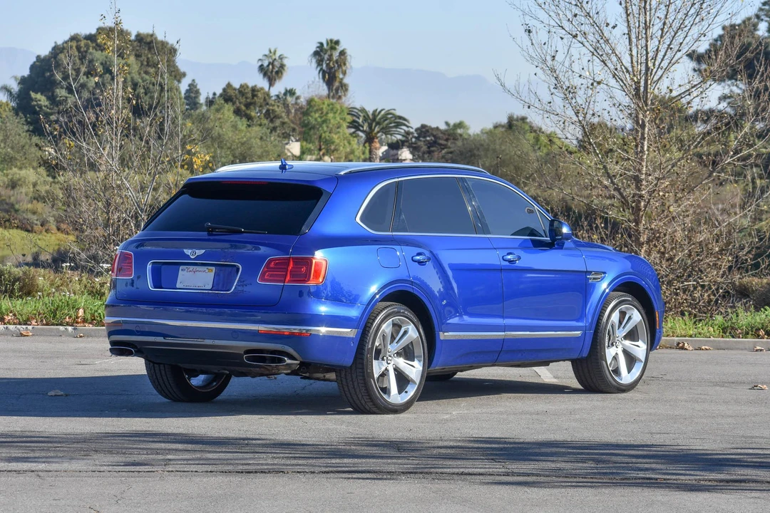 2017 Bentley Bentayga - Image 16 of 31