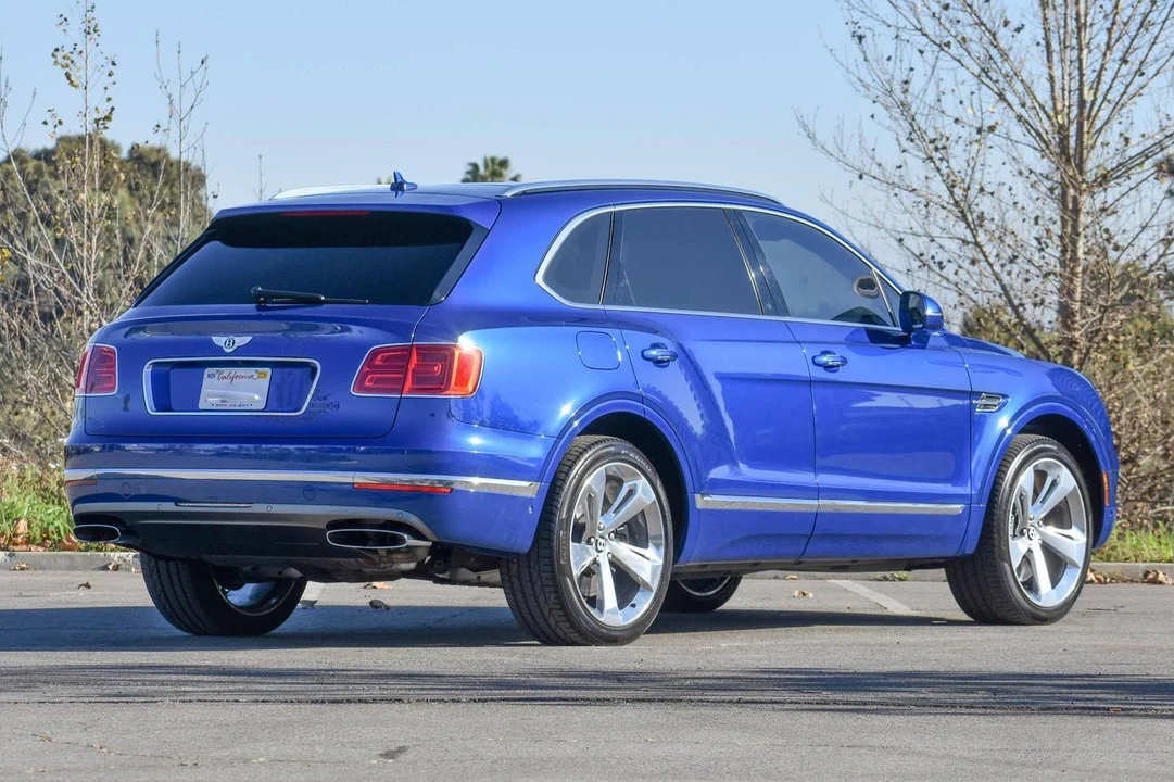 2017 Bentley Bentayga - Image 4 of 31