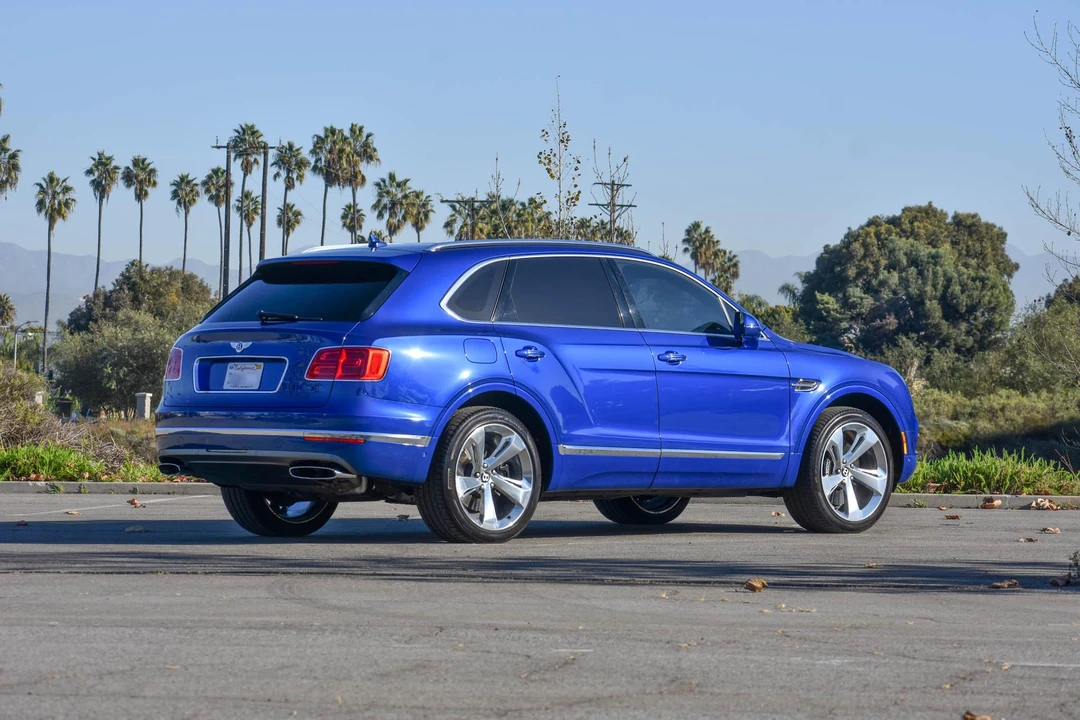 2017 Bentley Bentayga - Image 17 of 31