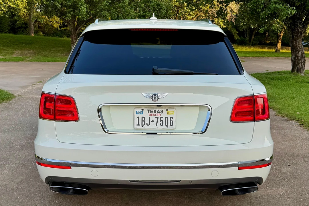 2017 Bentley Bentayga - Image 5 of 31
