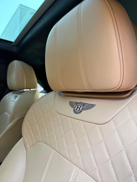 2017 Bentley Bentayga - Image 25 of 31