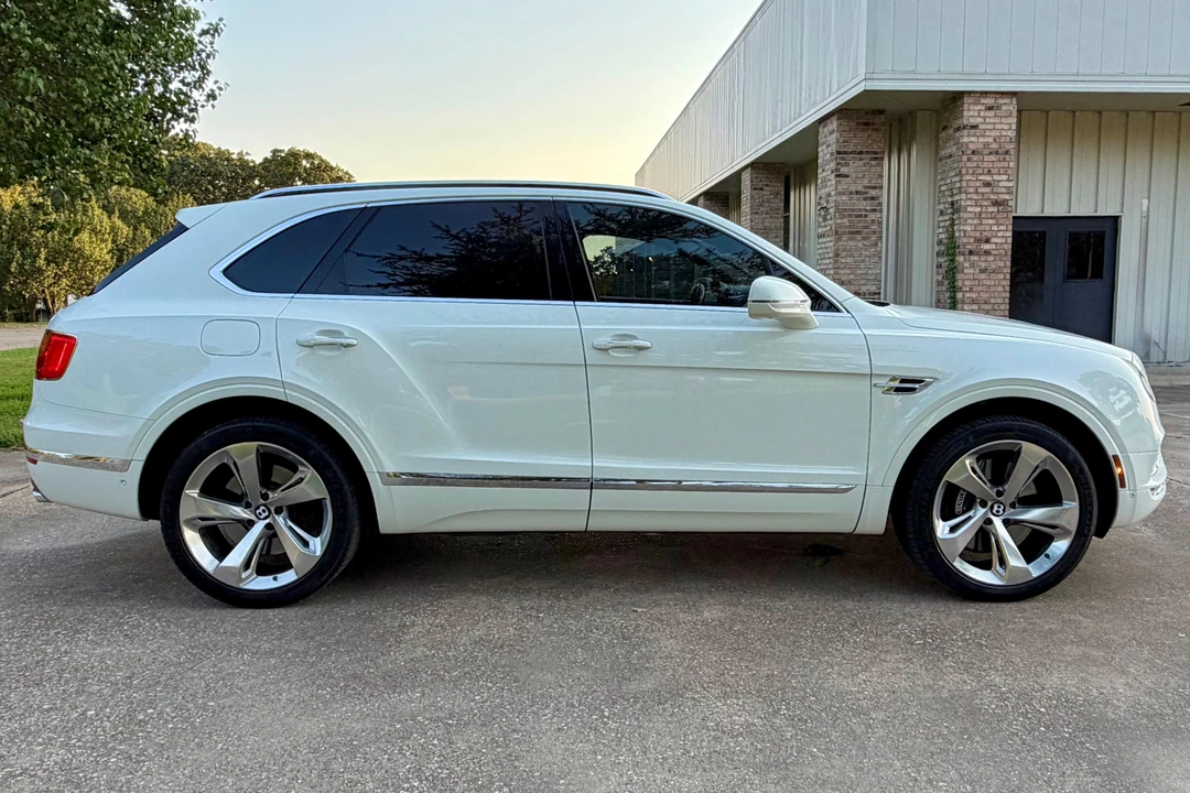 2017 Bentley Bentayga - Image 3 of 31