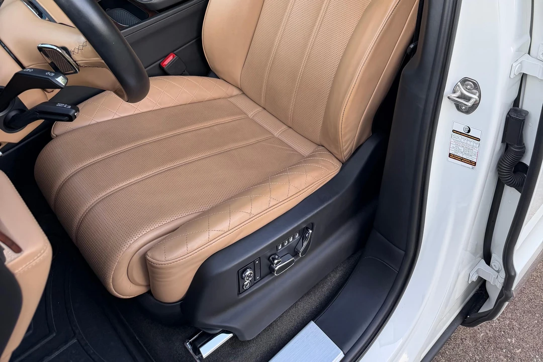 2017 Bentley Bentayga - Image 26 of 31