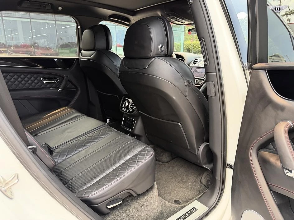 2017 Bentley Bentayga - Image 31 of 31