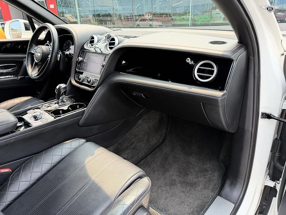2017 Bentley Bentayga - Image 17 of 31