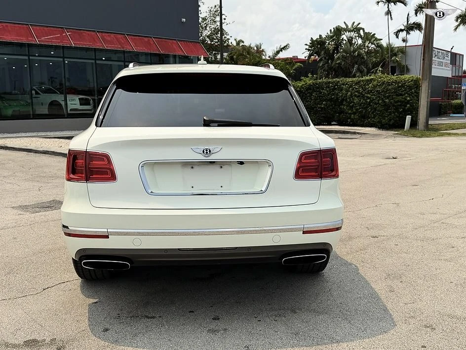 2017 Bentley Bentayga - Image 8 of 31