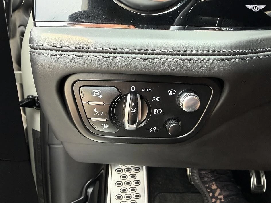 2017 Bentley Bentayga - Image 24 of 31