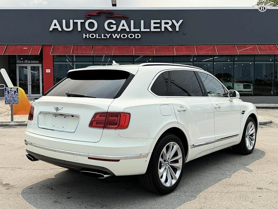 2017 Bentley Bentayga - Image 21 of 31