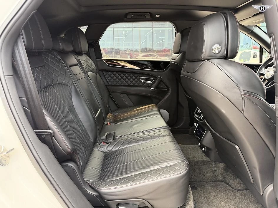 2017 Bentley Bentayga - Image 30 of 31