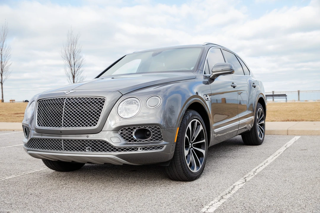 2017 Bentley Bentayga - Image 3 of 31