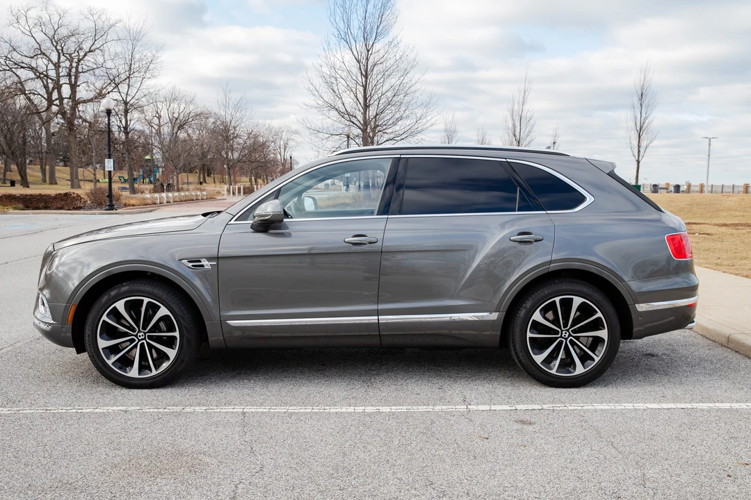 2017 Bentley Bentayga - Image 6 of 31