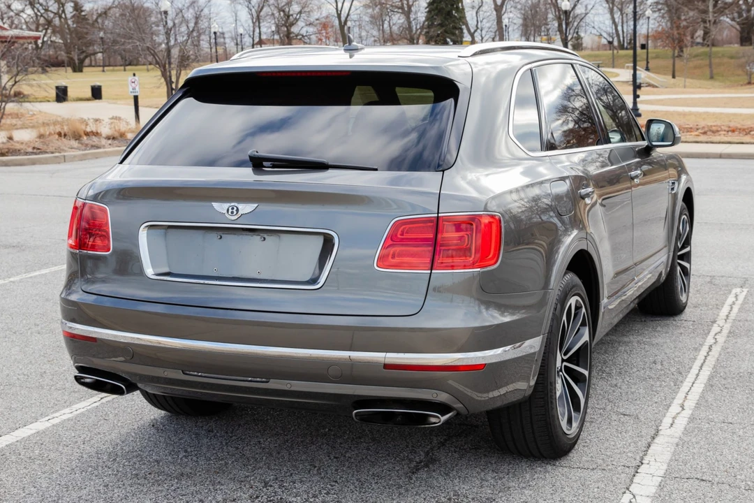 2017 Bentley Bentayga - Image 10 of 31
