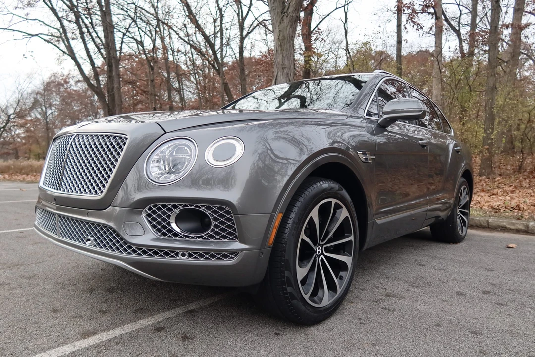 2017 Bentley Bentayga - Image 16 of 31