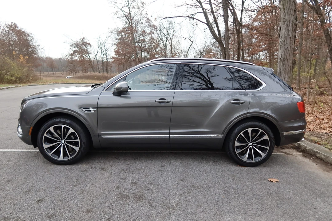 2017 Bentley Bentayga - Image 26 of 31