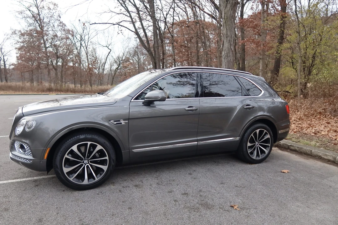 2017 Bentley Bentayga - Image 23 of 31
