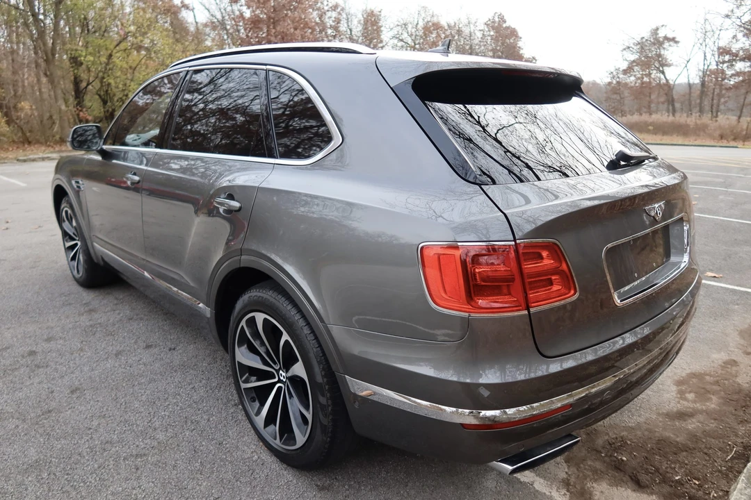 2017 Bentley Bentayga - Image 30 of 31