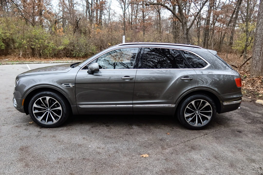 2017 Bentley Bentayga - Image 25 of 31