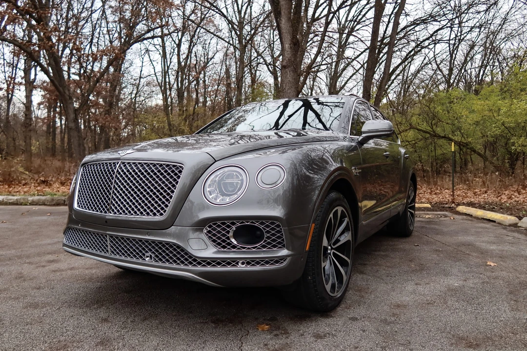 2017 Bentley Bentayga - Image 17 of 31