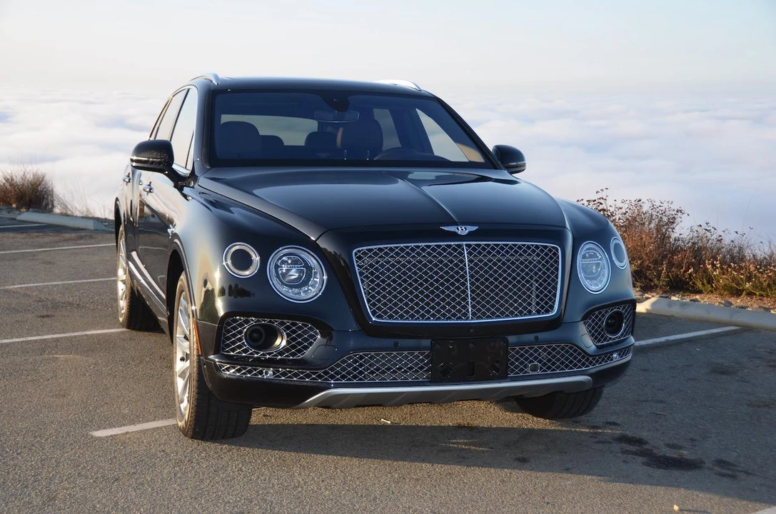 2017 Bentley Bentayga - Image 29 of 31