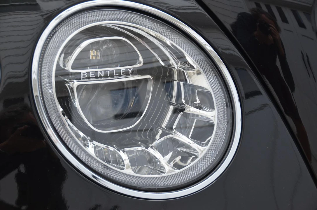 2017 Bentley Bentayga - Image 31 of 31