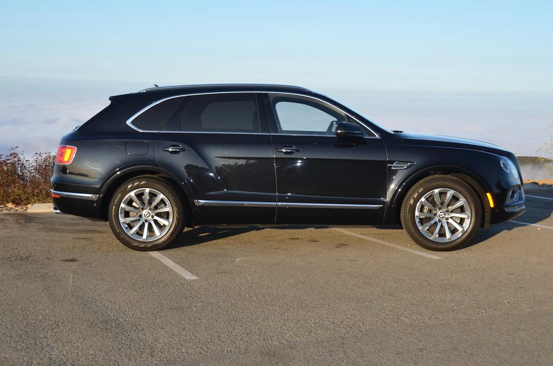 2017 Bentley Bentayga - Image 21 of 31