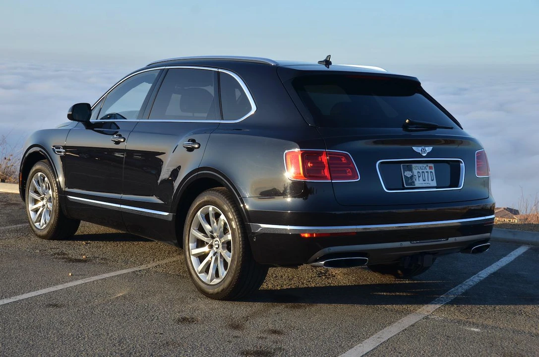 2017 Bentley Bentayga - Image 14 of 31