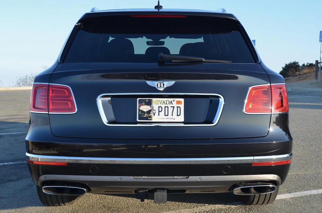 2017 Bentley Bentayga - Image 17 of 31