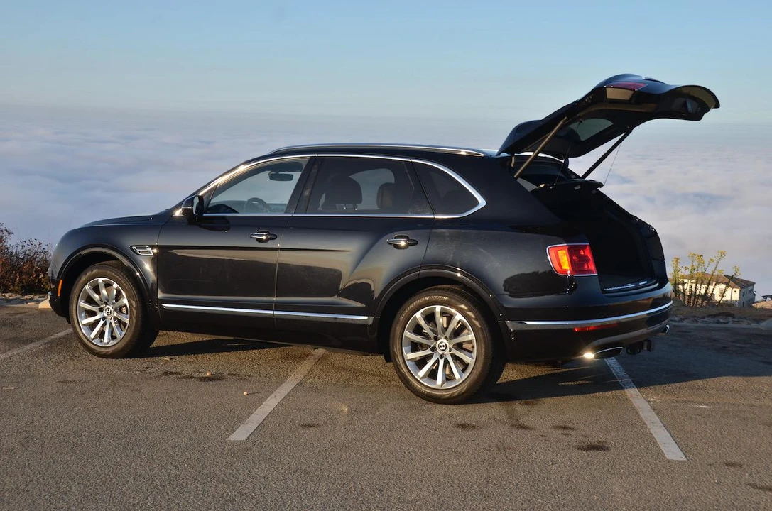 2017 Bentley Bentayga - Image 12 of 31