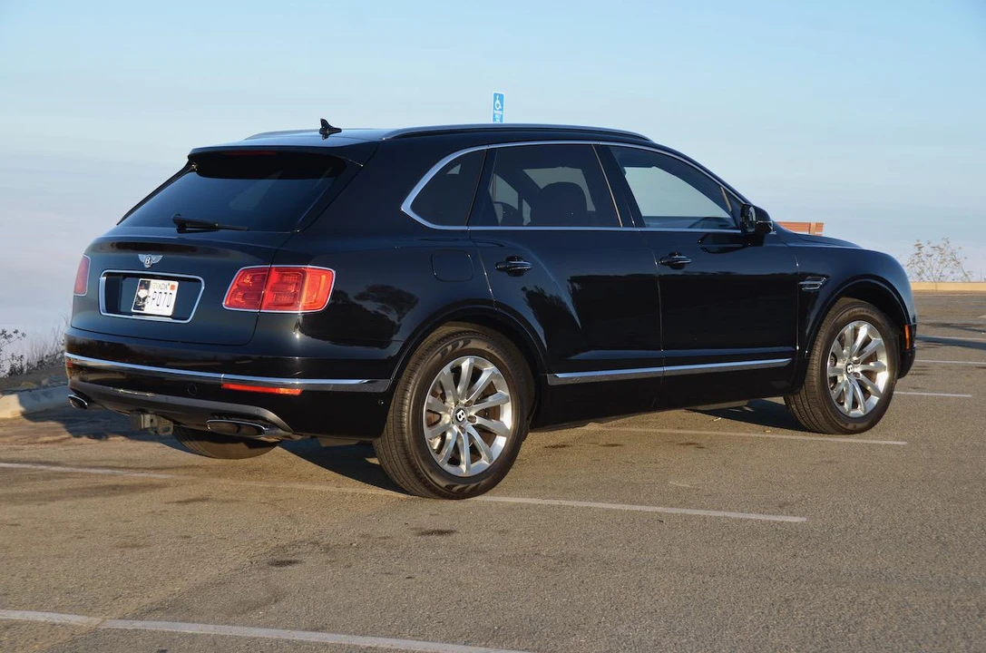 2017 Bentley Bentayga - Image 20 of 31