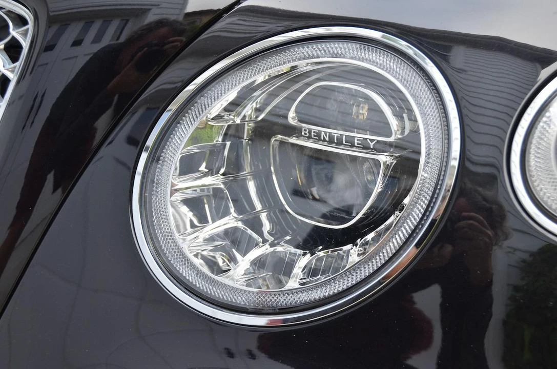 2017 Bentley Bentayga - Image 30 of 31