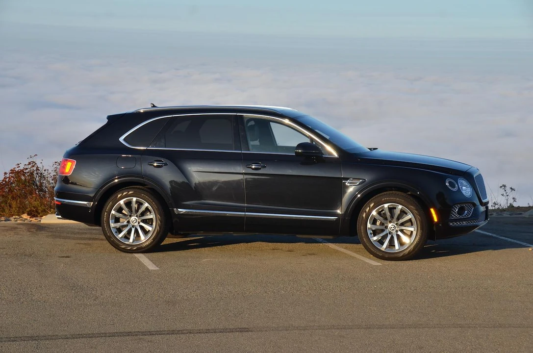 2017 Bentley Bentayga - Image 4 of 31